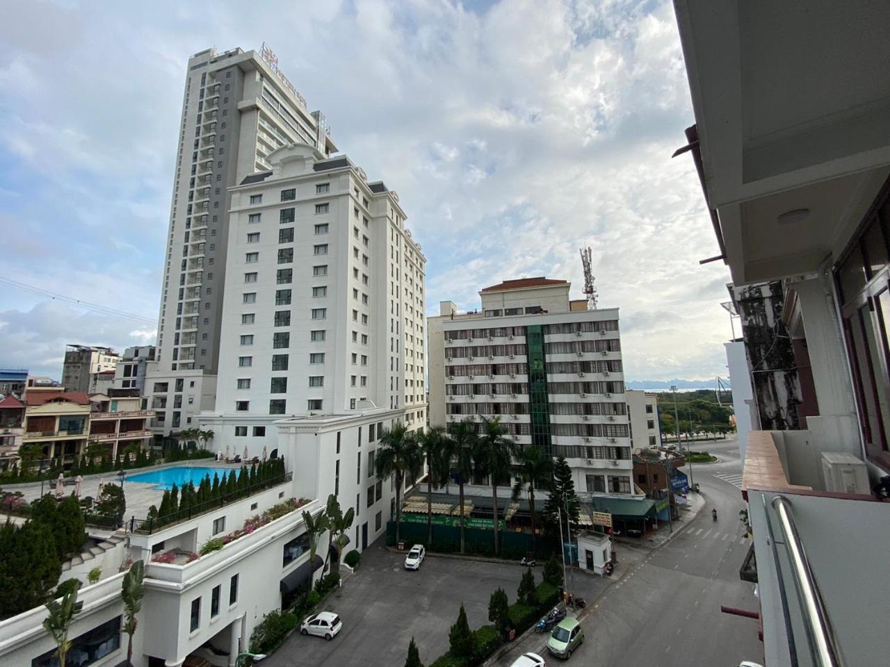 Van Nam Hotel Ha Long Eksteriør billede